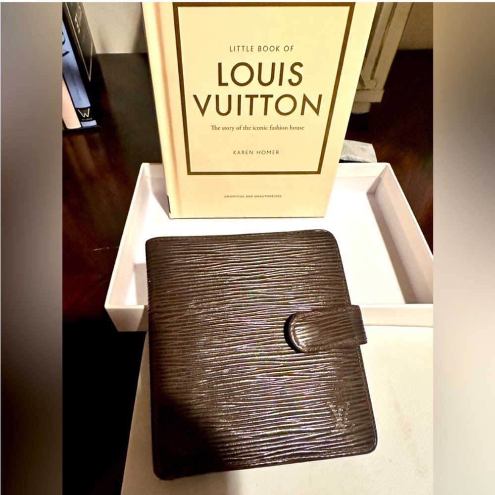 Louis Vuitton Textured Brown Wallet